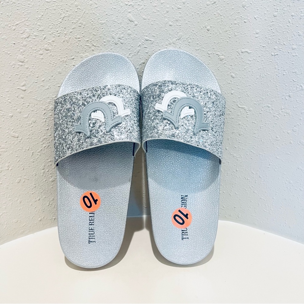 True Religion Women’s Glitter Silver Logo Slides Size 7, 10 NWT
